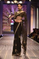 Model walk the ramp for Ritu Kumar Show at Wills Lifestyle India Fashion Week 2012 day 5 on 10th Oct 2012 (44).JPG